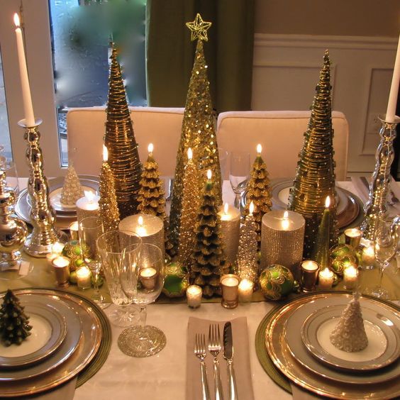 10 Christmas Table Settings and Decorations