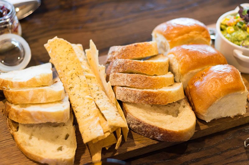 Four-Seasons-Orlando-Plancha-Brunch-Bread